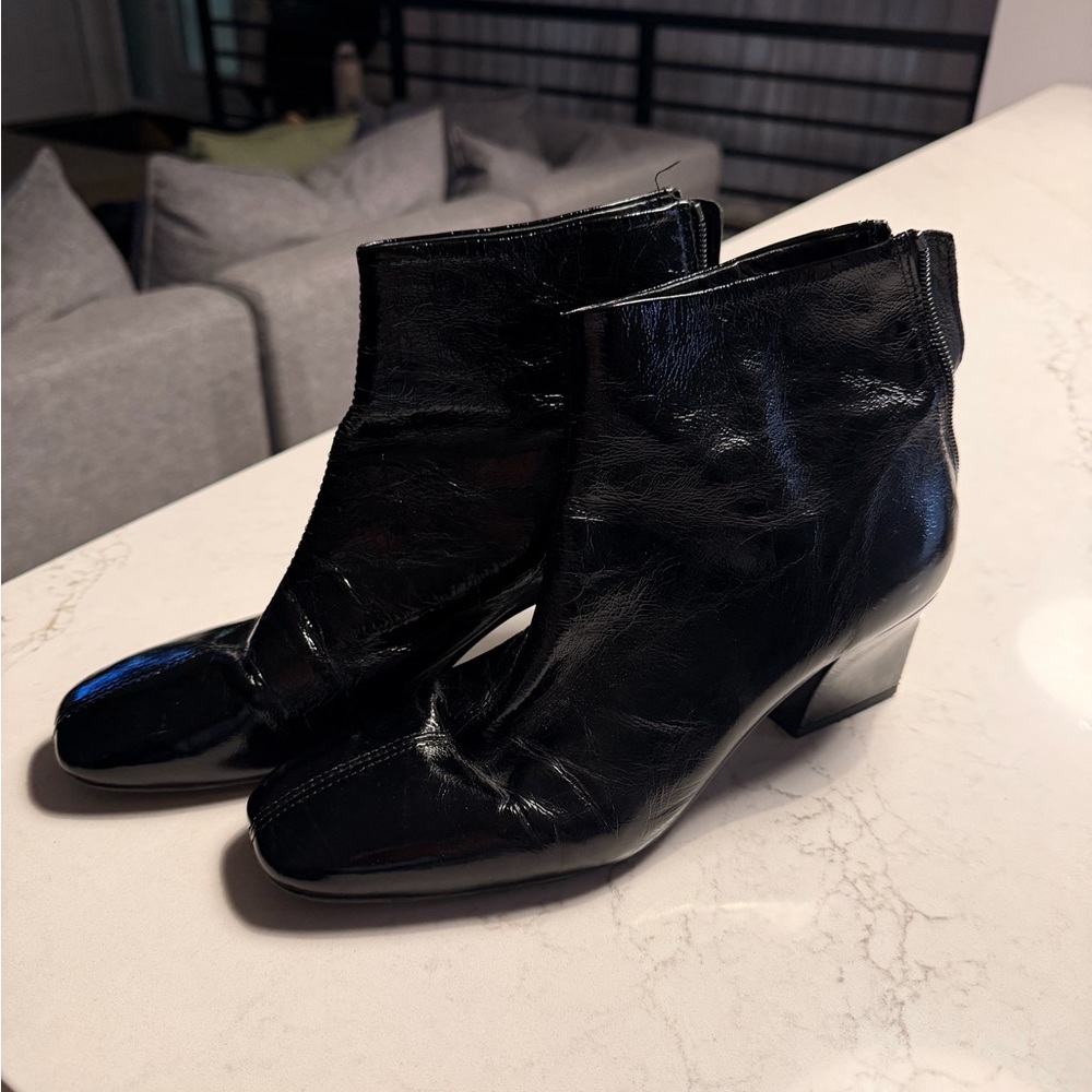 Elegant Black Heeled Boots